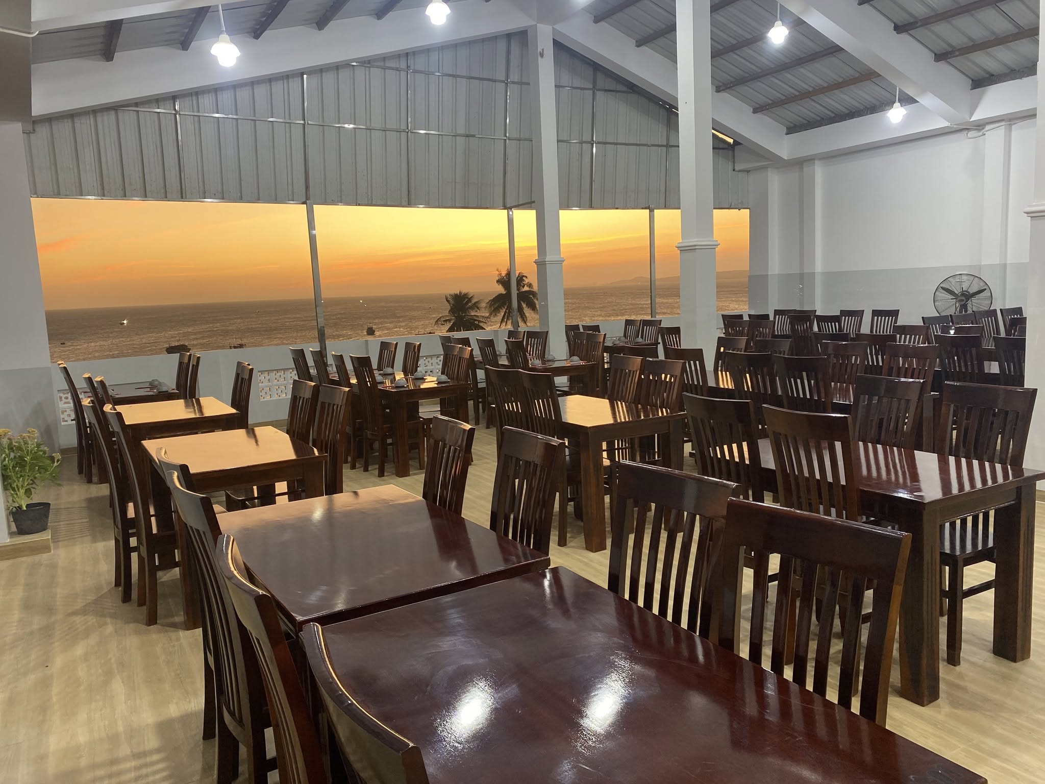 TOP 5 QUÁN HẢI SẢN BỜ KÈ MŨI NÉ TƯƠI NGON GIÁ PHẢI CHĂNG 11 TOP 5 QUÁN HẢI SẢN BỜ KÈ MŨI NÉ TƯƠI NGON GIÁ PHẢI CHĂNG | METO Travel & Event