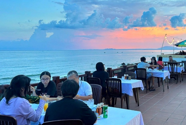 TOP 5 QUÁN HẢI SẢN BỜ KÈ MŨI NÉ TƯƠI NGON GIÁ PHẢI CHĂNG 5 TOP 5 QUÁN HẢI SẢN BỜ KÈ MŨI NÉ TƯƠI NGON GIÁ PHẢI CHĂNG | METO Travel & Event